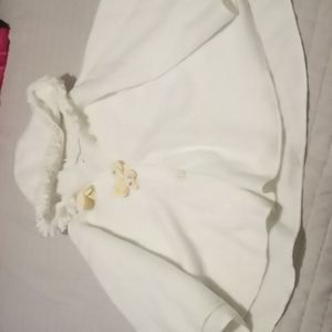 Girl hooded cape size 6